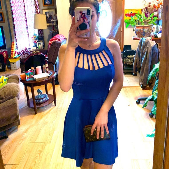 Blue dress - Picture 1 of 3